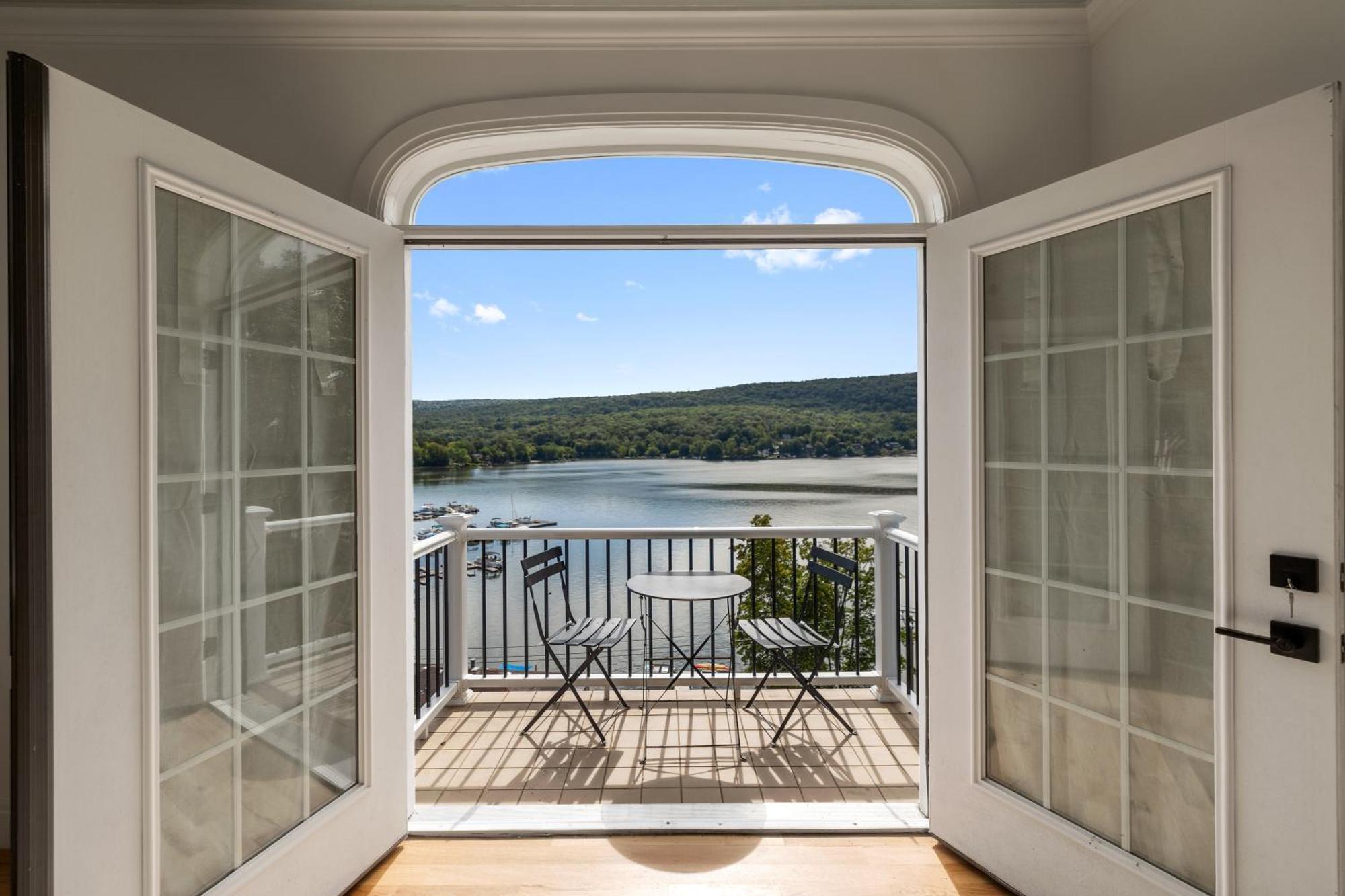 Lakeview House - Hot Tub - Firepit - Stunning Views - Spacious Deck - Cozy Living Room - Bar Greenwood Lake Extérieur photo