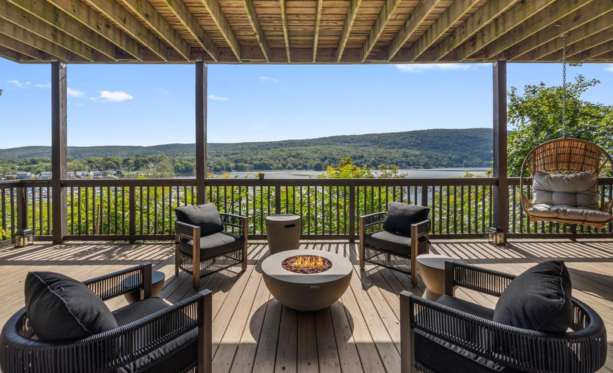 Lakeview House - Hot Tub - Firepit - Stunning Views - Spacious Deck - Cozy Living Room - Bar Greenwood Lake Extérieur photo